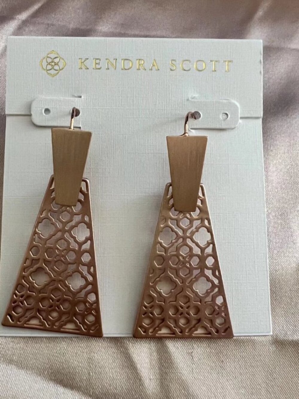 Kendra Scott Stud Earrings - Picture 2 of 6